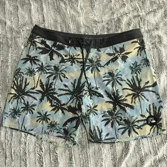 🖤💙 Quicksilver Highline Swim Shorts - Picture 2 of 9